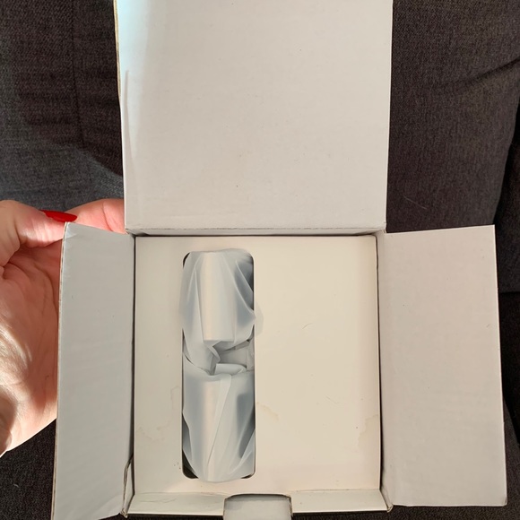 NIB Desktop Stand for iPhone & Watch. - Picture 6 of 7